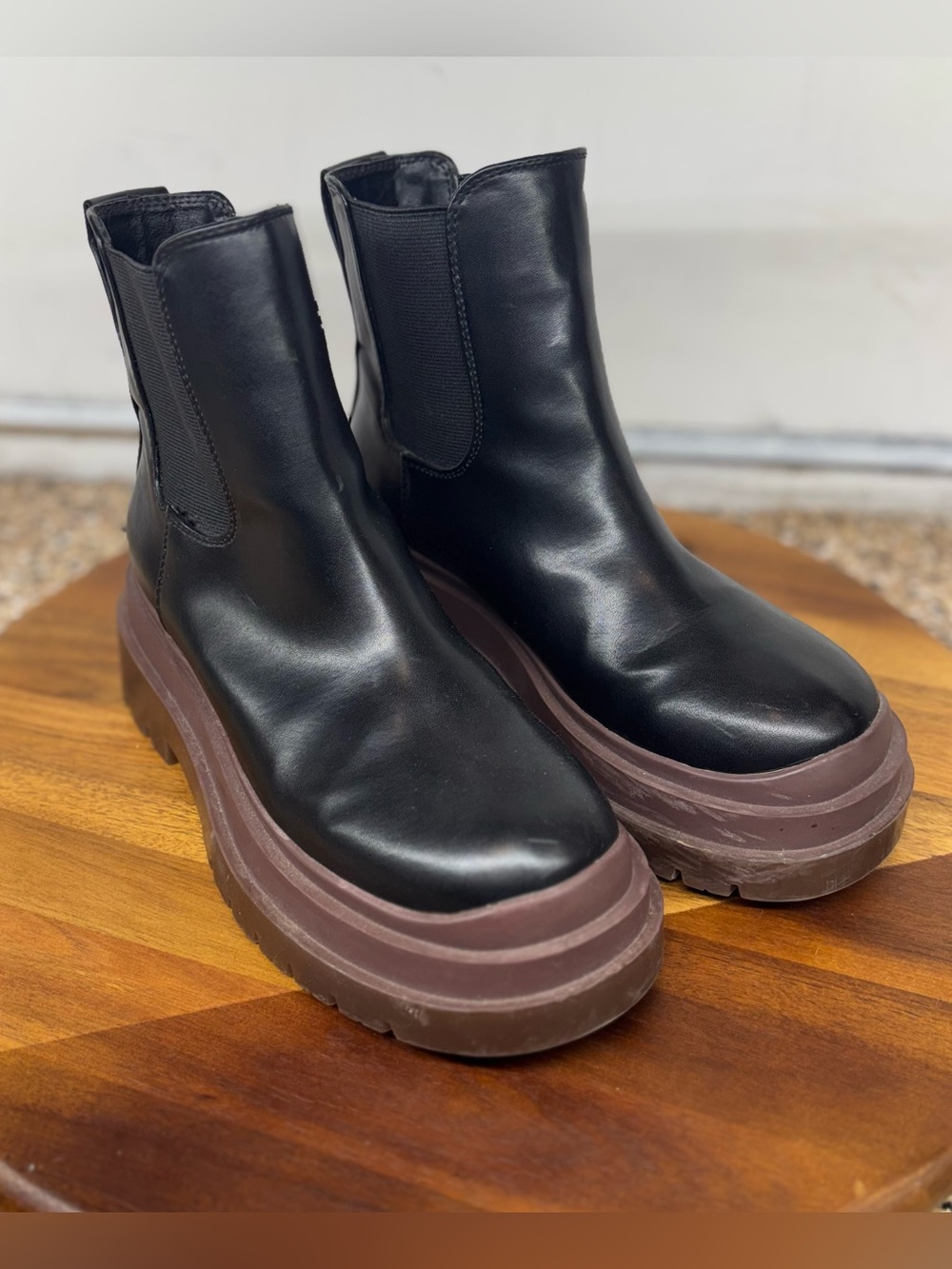 Urban Outfitters Betty treaded Chelsea faux leather chunky platform
